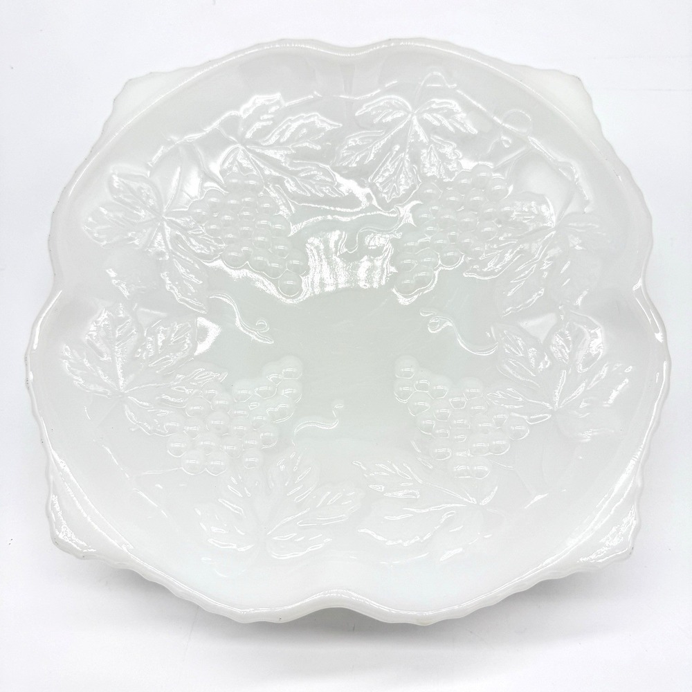 VINTAGE ANCHOR HOCKING Pressed Milk Glass Footed Candy Dish Bowl -‎ GRAPE VINES